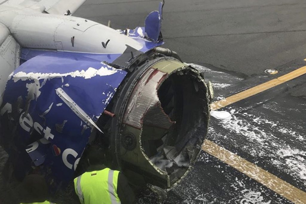 美国西南航空飞机发生事故  致一死