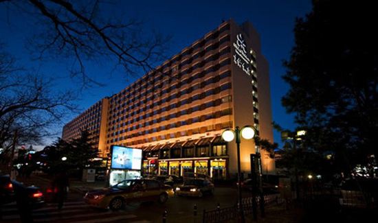 首旅酒店拟转让燕京饭店20%股权 转让挂牌价格14866万元