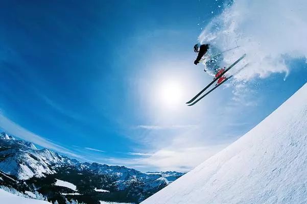 滑雪场周边酒店元旦价格上涨近1倍 高端市场仍存缺口