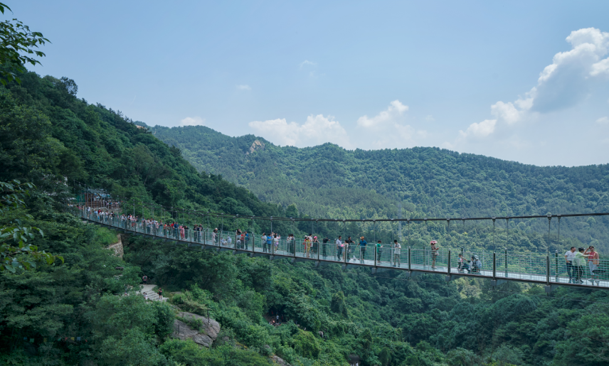 总投资5.78亿元 霍城赛里木湖景区拟建360米长玻璃栈桥等5个项目