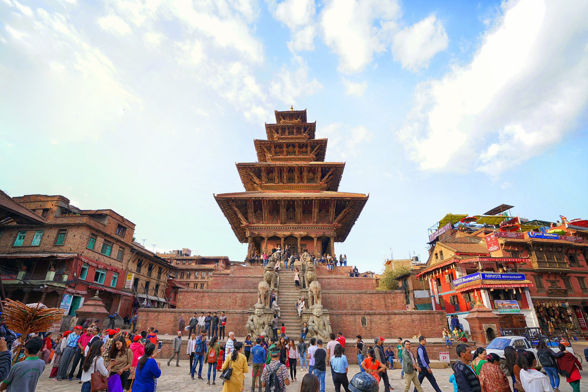 尼泊尔旅游业重向外国游客全面开放