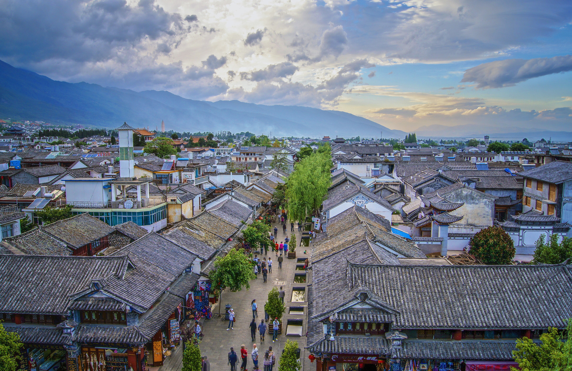 疫情冲击下云南2020年接待国内外游客超5.3亿人次 同比恢复65%