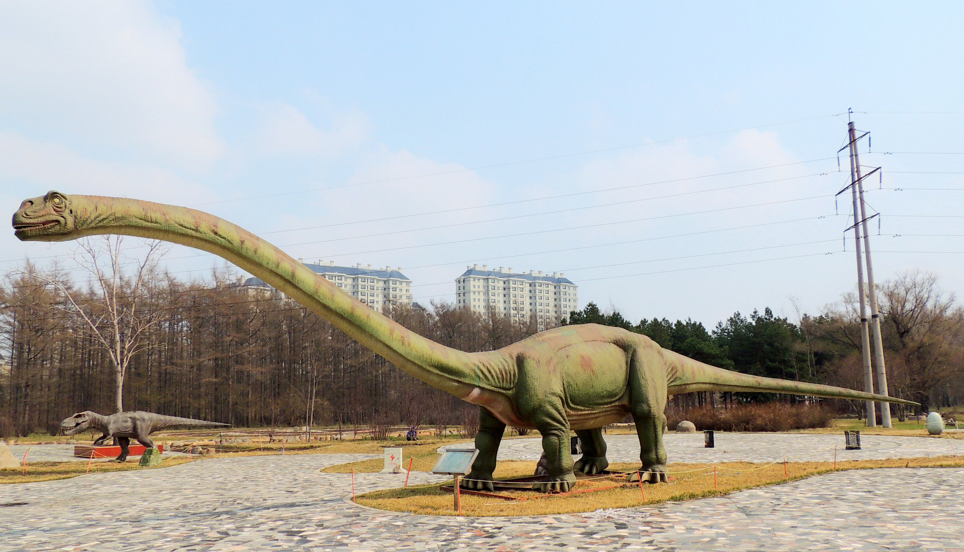 龙城控股拟在昆明崇明县建恐龙探索世界项目
