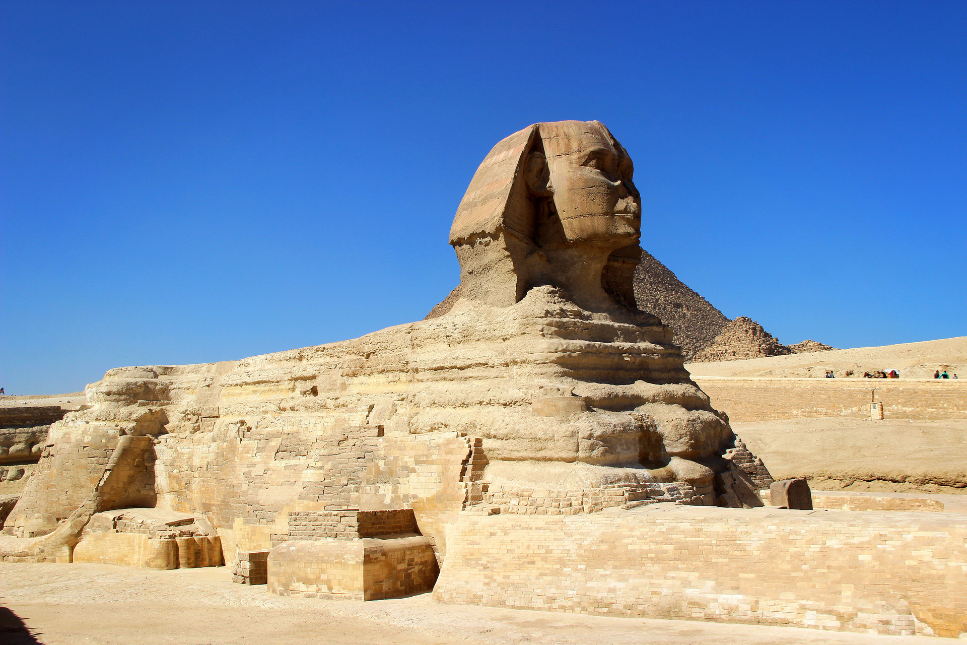 2020年埃及旅游业收入较上年骤降近七成
