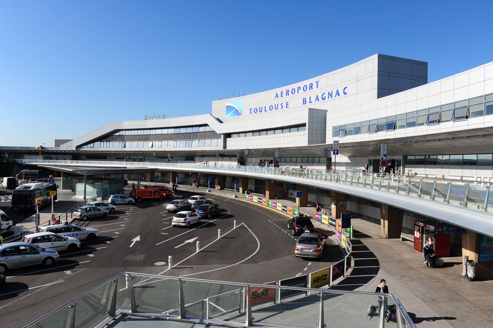 法国埃法日集团完成收购图卢兹机场49.99%股份
