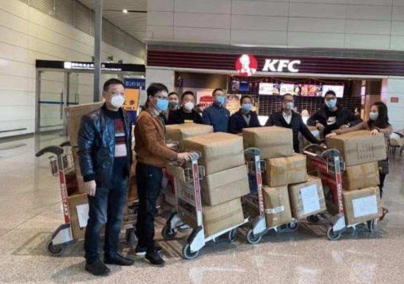 中国旅游集团多名领队境外运回医疗物资超50万件