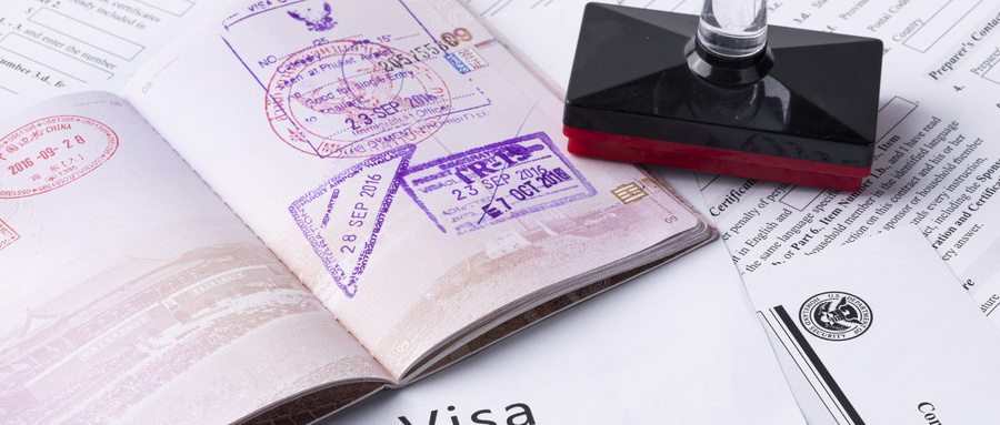 美国暂停所有常规签证服务