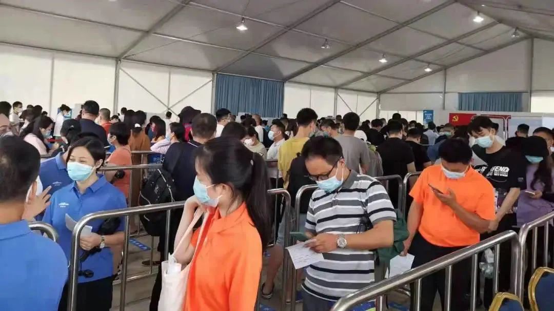 武汉发现7名外来务工人员核酸检测阳性，淮安旅游团感染链再延长