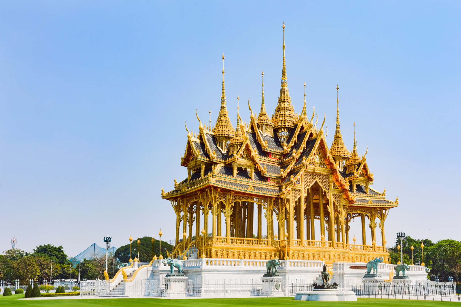 泰国将从4月起向外国旅客加收9美元税费