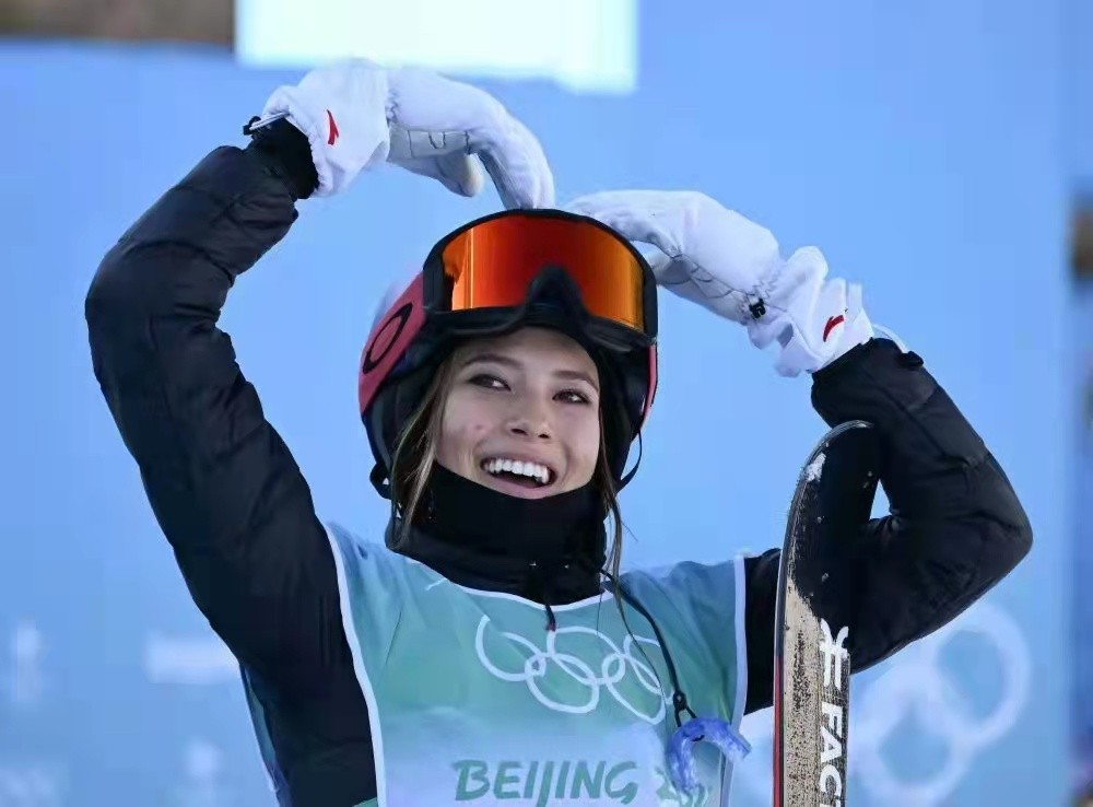谷爱凌夺得自由式滑雪大跳台金牌 实现北京市冬奥奖牌零的突破