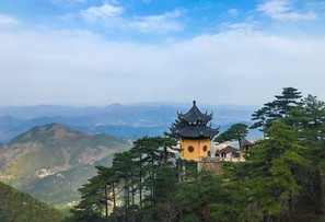 九华山旅游2021年旅游营收4.25亿 同比增长24.81%