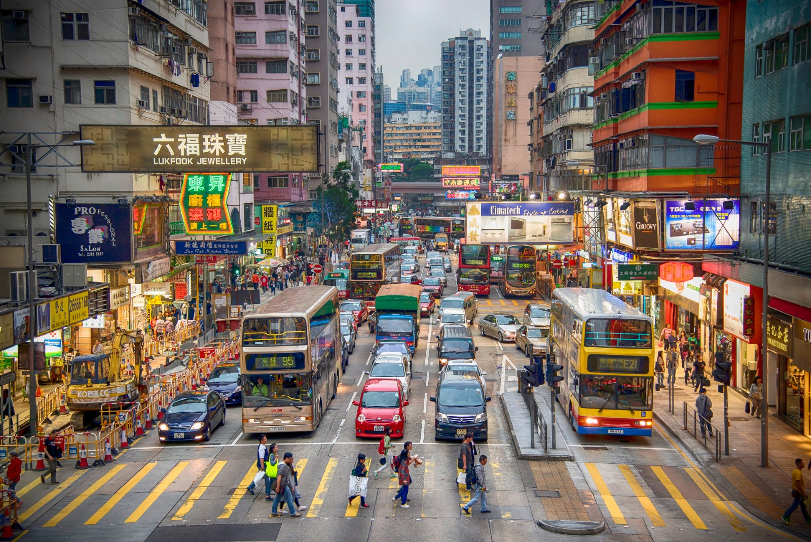香港五一黄金周内地旅客量较预期少 仅达过去高峰期水平60%