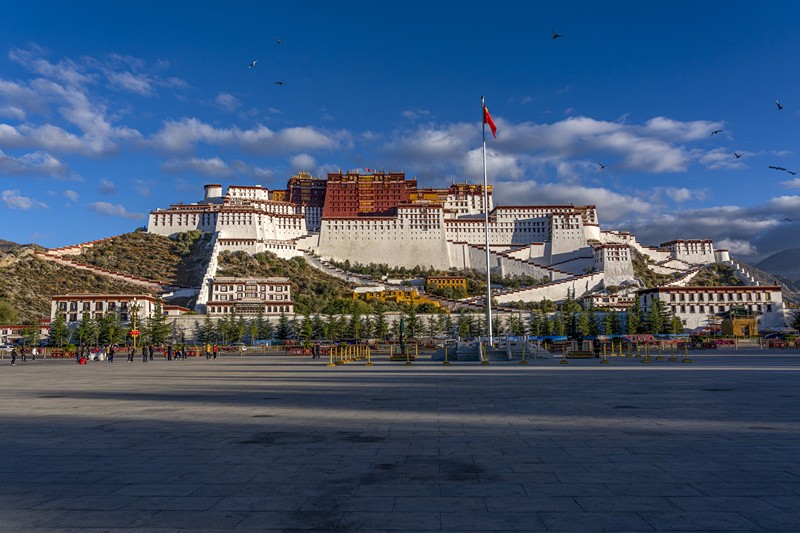 西藏旅游景区协会正式成立